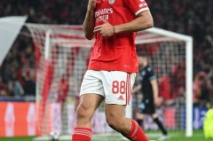 哈里·凯恩转会传闻：热刺旧将成英超豪门争抢焦点